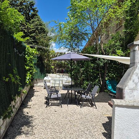 Cool Basement Studio In Hosts House With Private Terrace And Bbq Zizur Mayor Zewnętrze zdjęcie