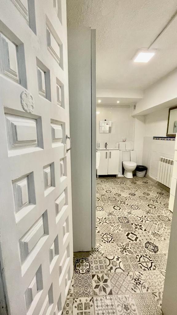 Cool Basement Studio In Hosts House With Private Terrace And Bbq Zizur Mayor Zewnętrze zdjęcie