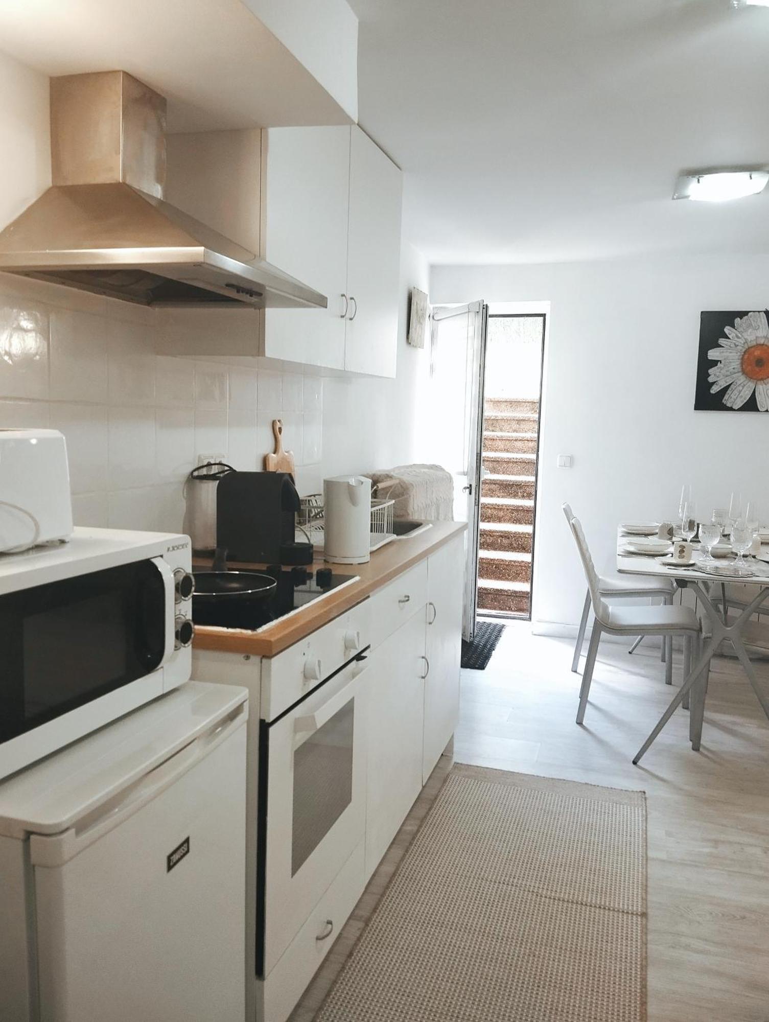 Cool Basement Studio In Hosts House With Private Terrace And Bbq Zizur Mayor Zewnętrze zdjęcie