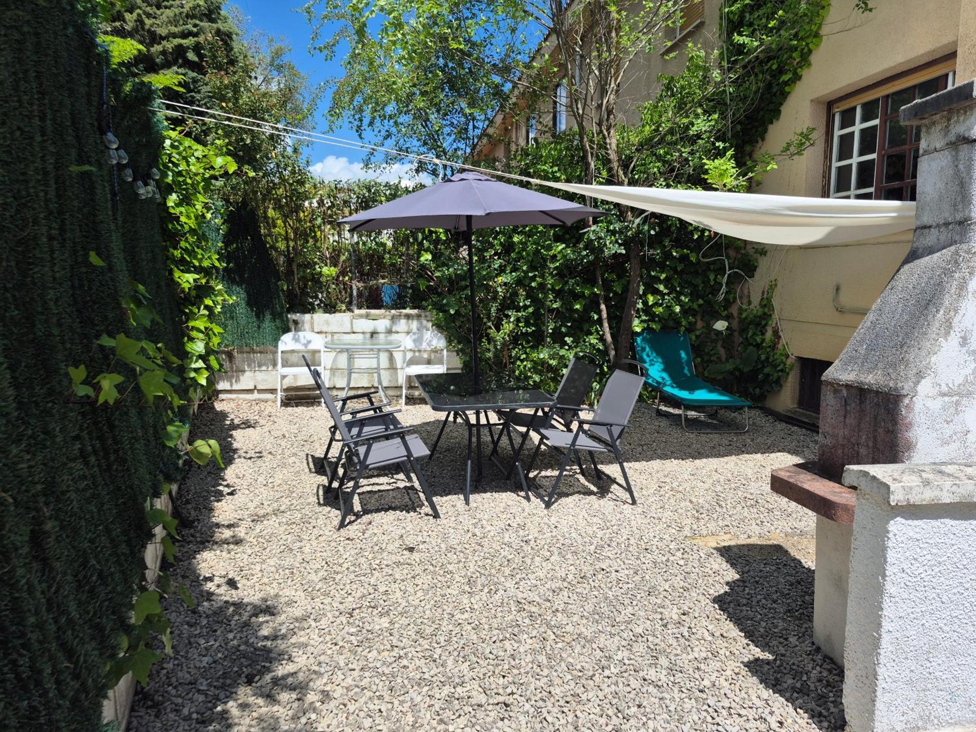 Cool Basement Studio In Hosts House With Private Terrace And Bbq Zizur Mayor Zewnętrze zdjęcie